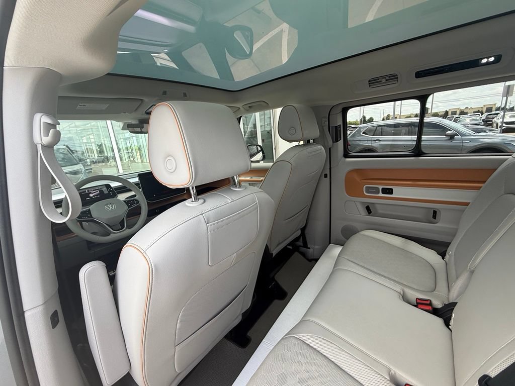 Certified 2025 Volkswagen ID. Buzz 1st Edition RWD image 10