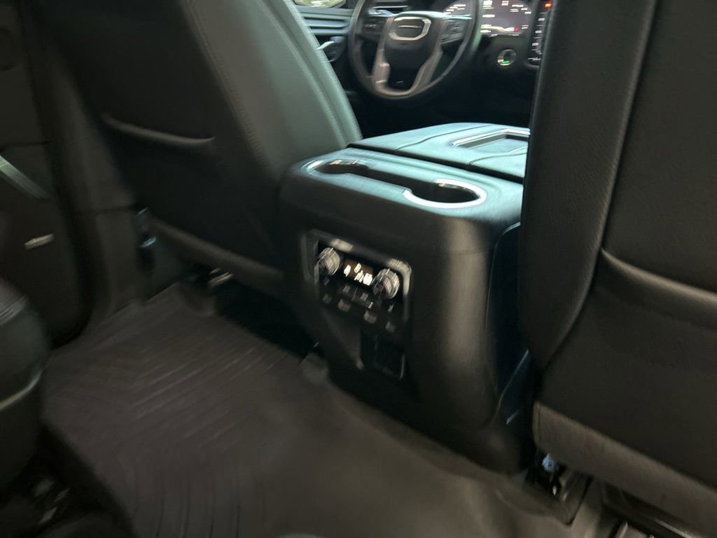Used 2024 GMC Yukon Denali w/ Denali Reserve Package AWD/4WD image 32