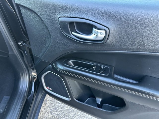 Used 2018 Jeep Compass Latitude w/ Safe & Security Group image 13