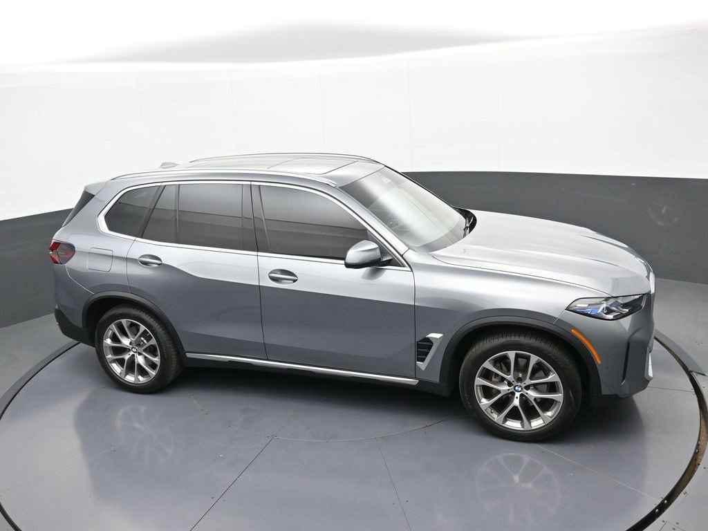 Used 2024 BMW X5 xDrive40i w/ Premium Package image 30
