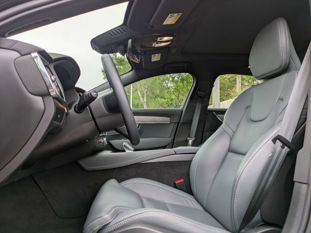 Certified 2023 Volvo S90 B6 Ultimate w/ Protection Package Premier image 2