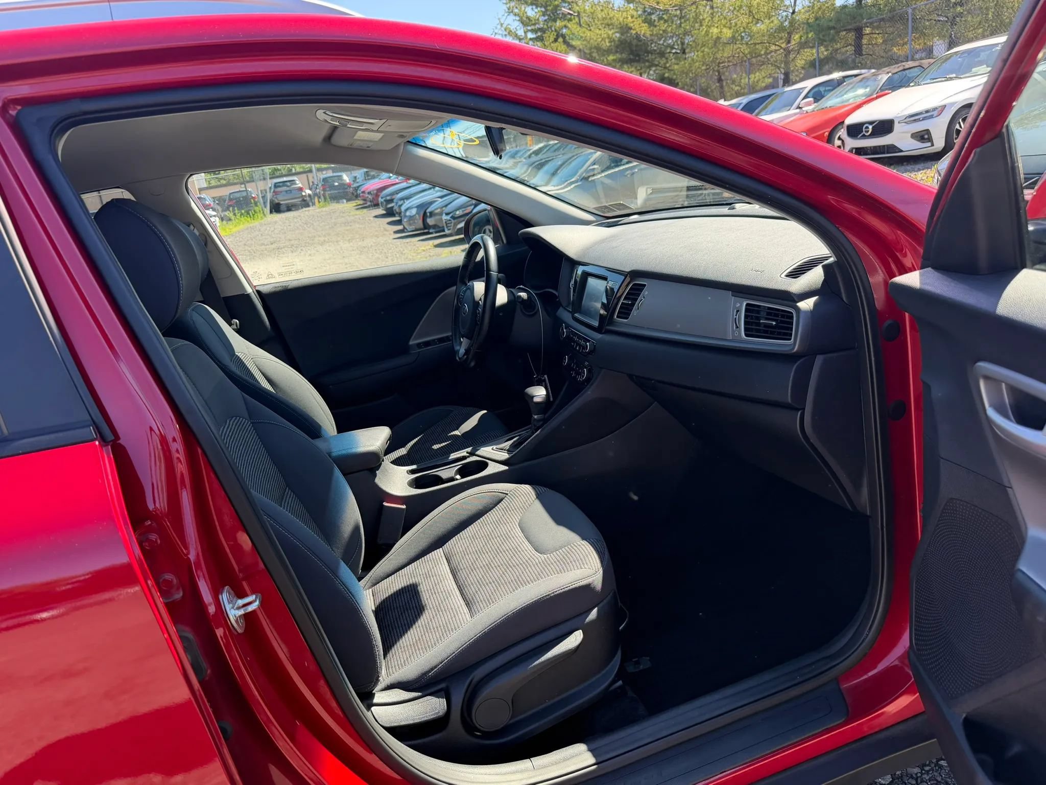 Used 2019 Kia Niro LX FWD image 26