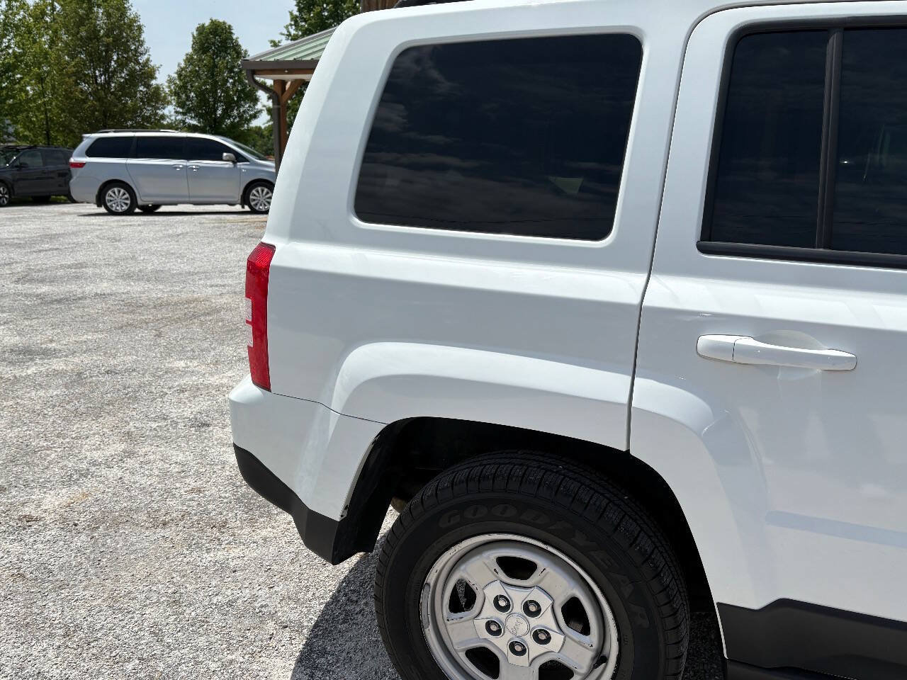 Used 2016 Jeep Patriot Sport w/ Power Value Group AWD/4WD image 14