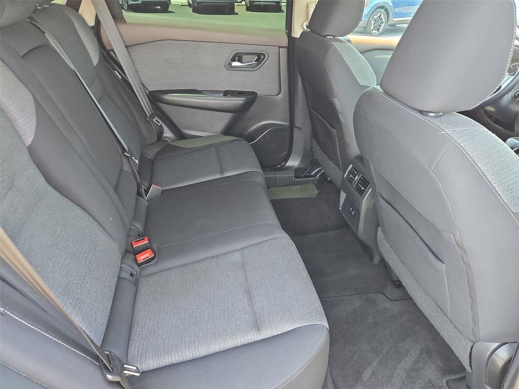 Used 2021 Nissan Rogue SV FWD image 18