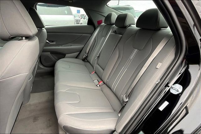 Used 2025 Hyundai Elantra SEL w/ Cargo Package image 10
