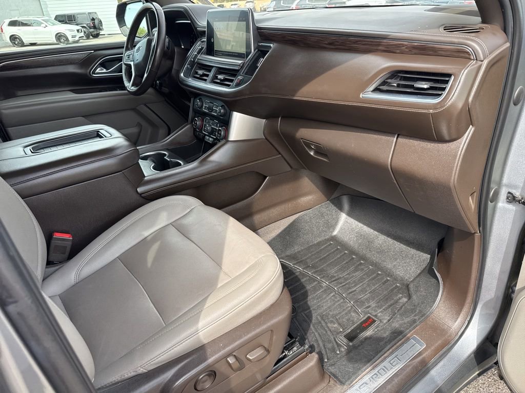 Used 2022 Chevrolet Suburban Z71 w/ Luxury Package AWD/4WD image 21