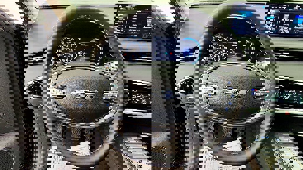 Used 2025 Genesis GV70 2.5T w/ Select Package image 14