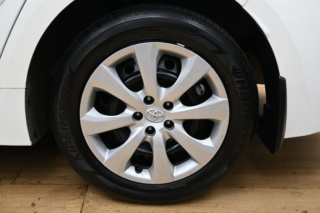 Used 2024 Toyota Corolla LE FWD image 18