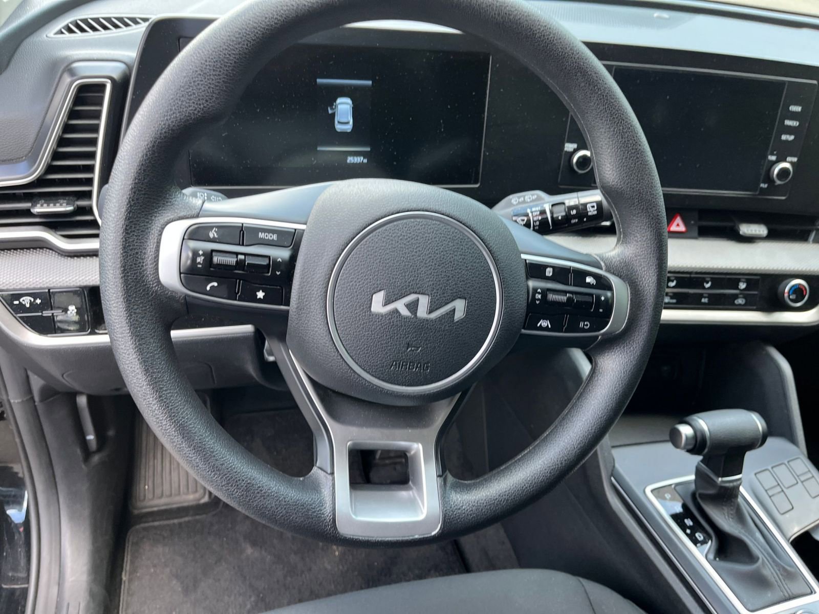 Used 2025 Kia Sportage LX FWD image 27