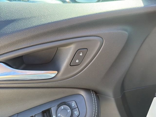 Used 2025 Buick Encore GX Preferred image 11
