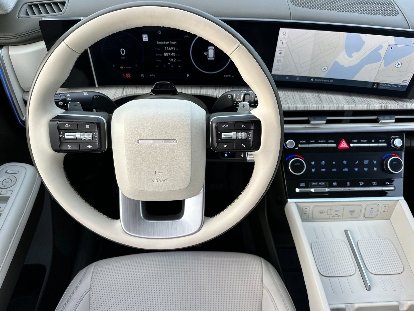 Used 2024 Hyundai Santa Fe Calligraphy image 13