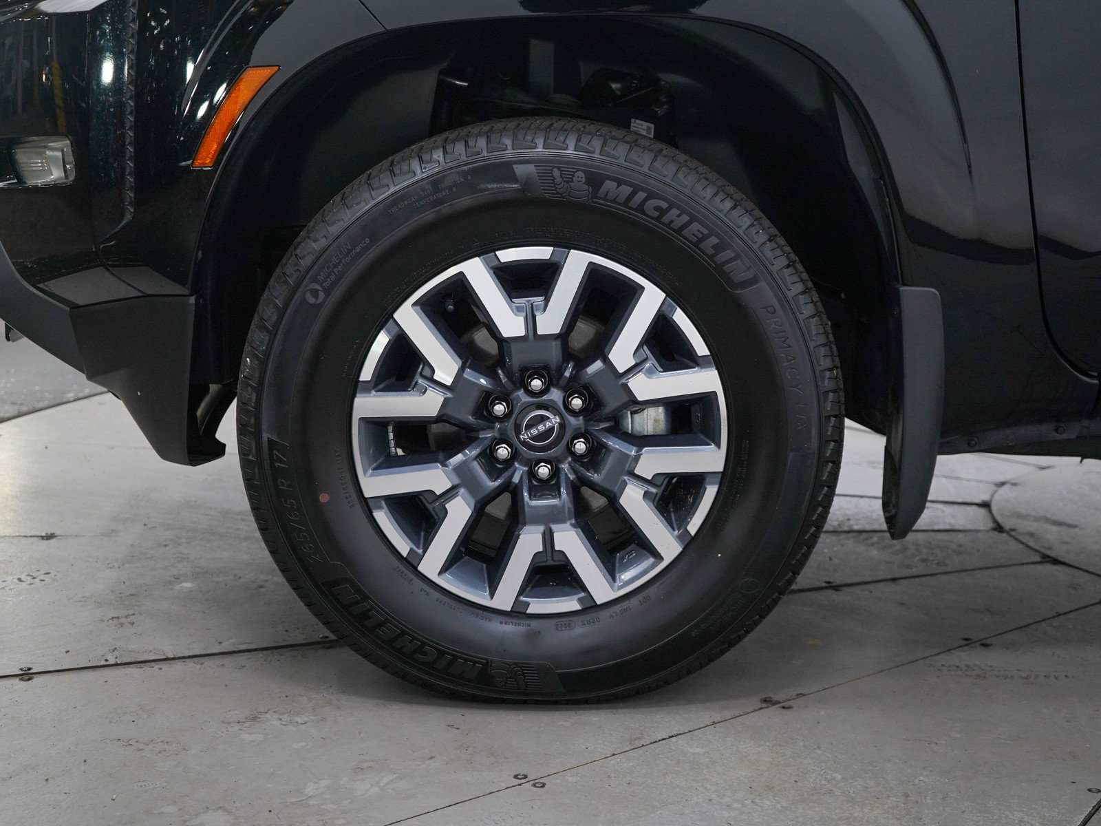 Used 2023 Nissan Frontier SV w/ SV Convenience Package AWD/4WD image 30