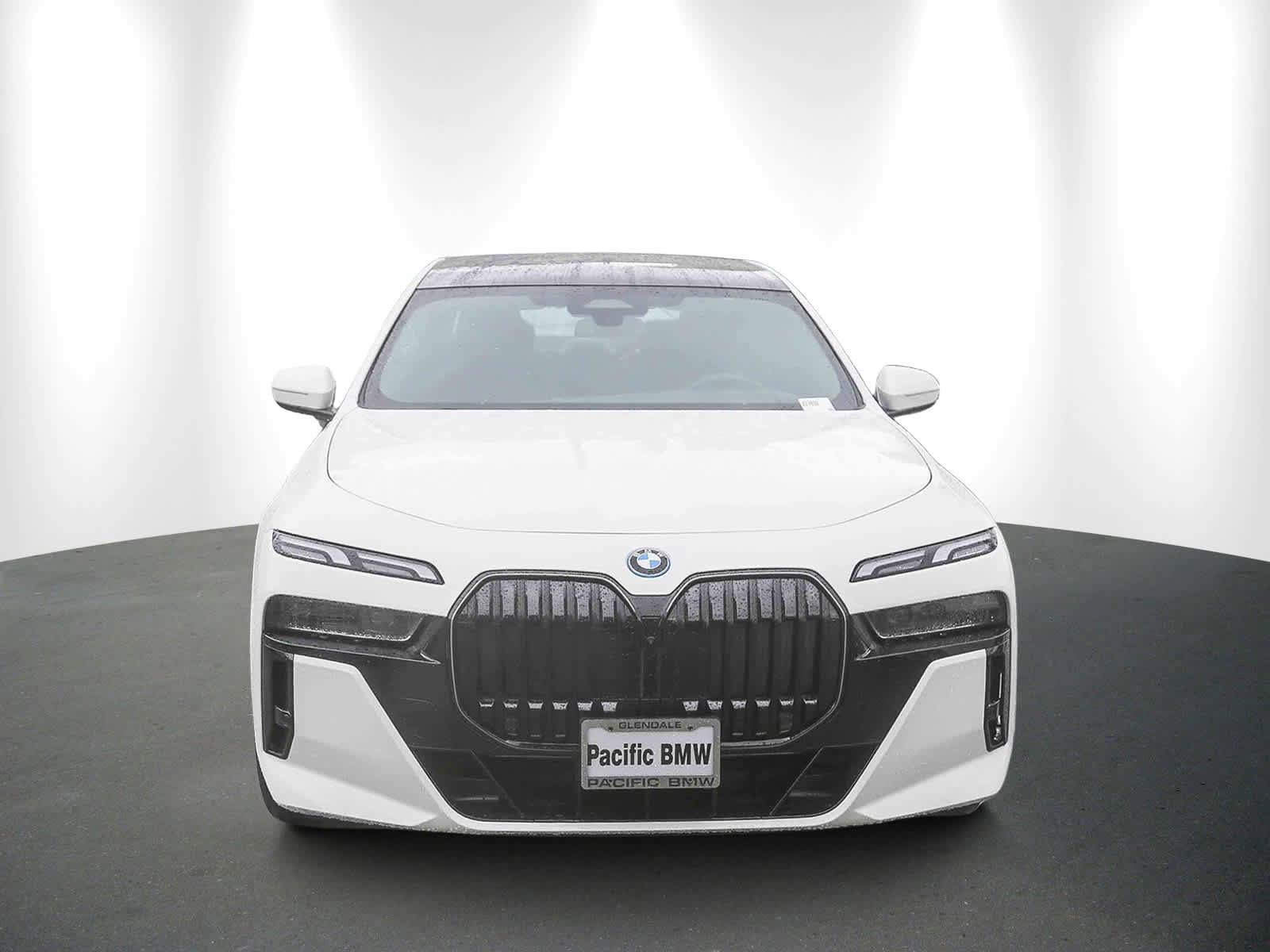 Used 2025 BMW i7 eDrive50 w/ M Sport Package image 2