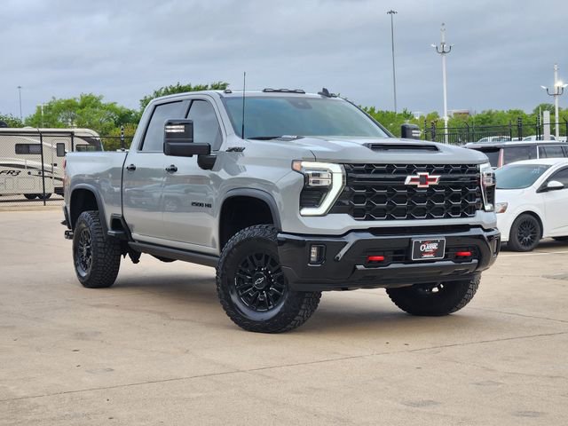 Used 2025 Chevrolet Silverado 2500 ZR2 w/ Technology Package AWD/4WD image 2