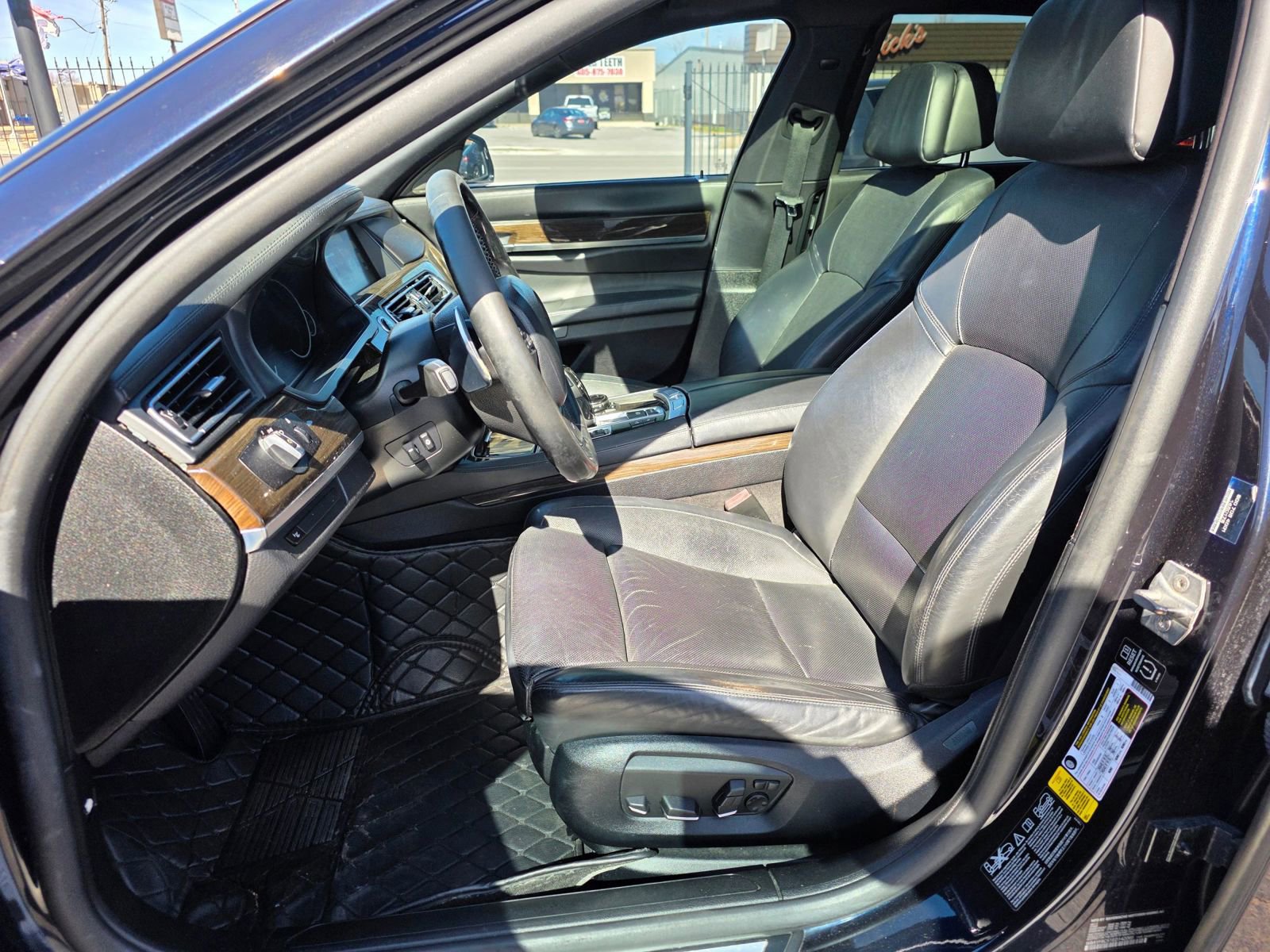 Used 2014 BMW 750Li xDrive AWD/4WD image 10