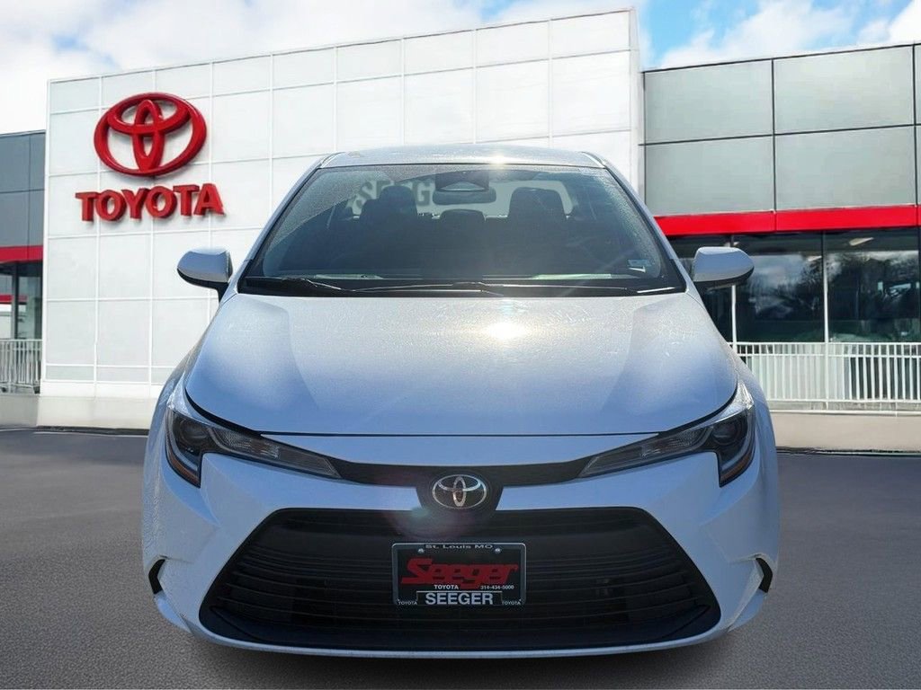 Used 2024 Toyota Corolla LE image 9