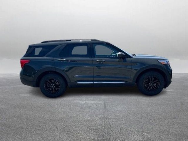 Certified 2022 Ford Explorer XLT w/ Equipment Group 202A AWD/4WD image 6