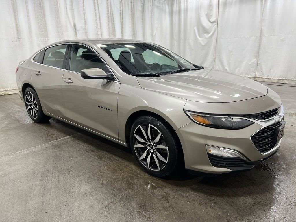 Used 2022 Chevrolet Malibu RS image 2