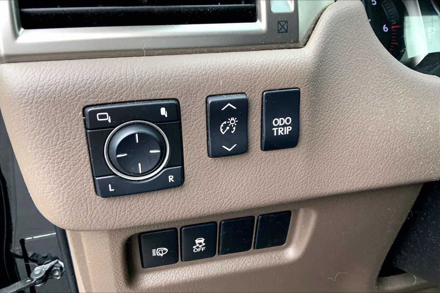 Used 2017 Lexus GX 460 Premium AWD/4WD image 36