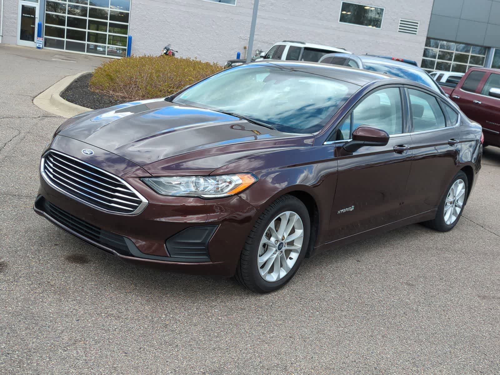 Used 2019 Ford Fusion SE FWD image 4