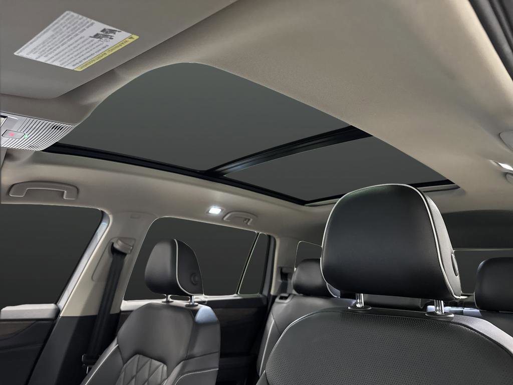 Used 2024 Volkswagen Atlas SEL Premium R-Line image 7