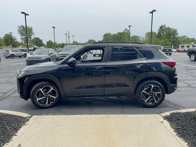 Used 2023 Chevrolet TrailBlazer RS w/ Sun and Liftgate Package FWD image 4