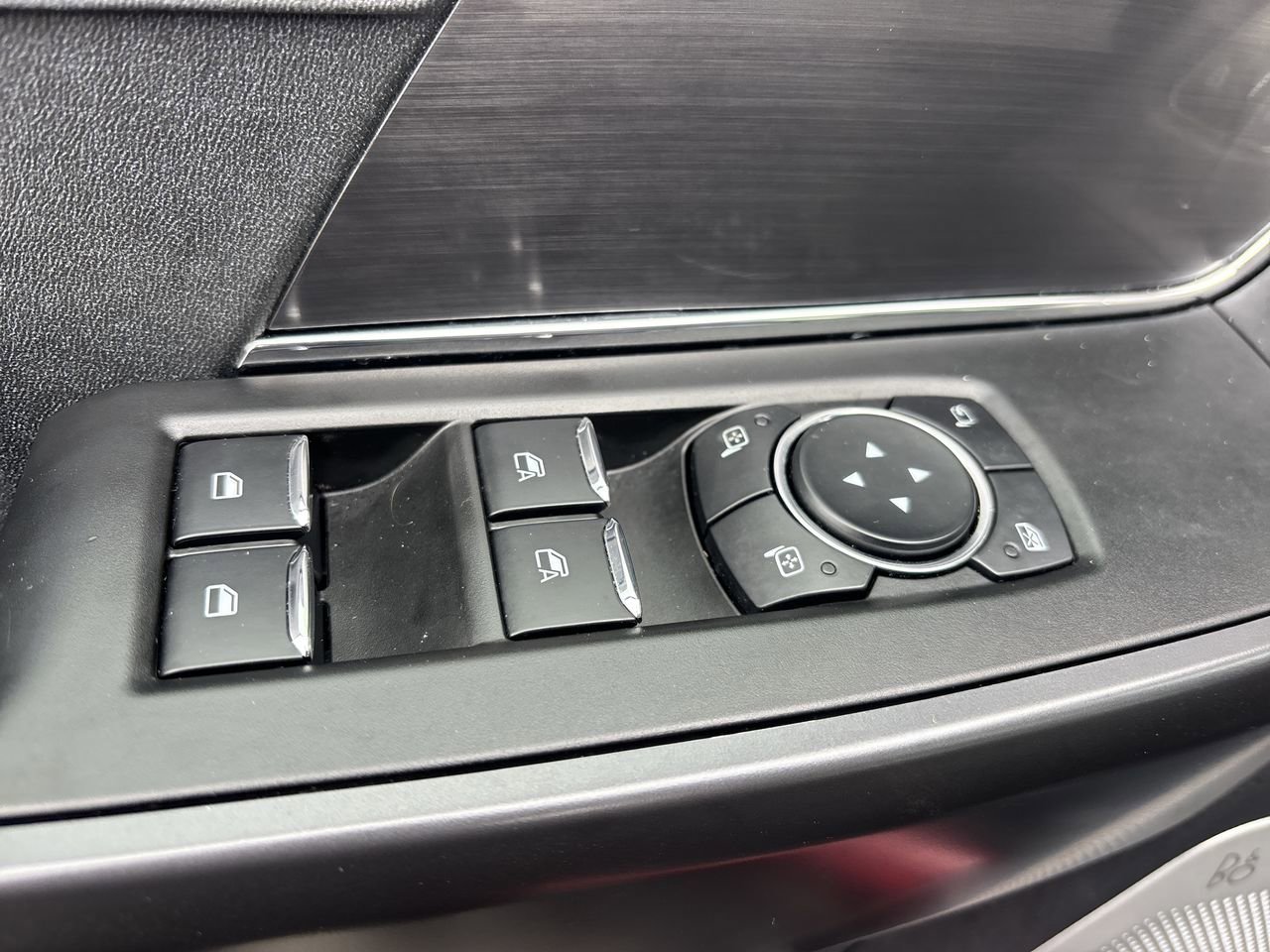 Used 2025 Ford F150 Lariat w/ Equipment Group 502A High image 18