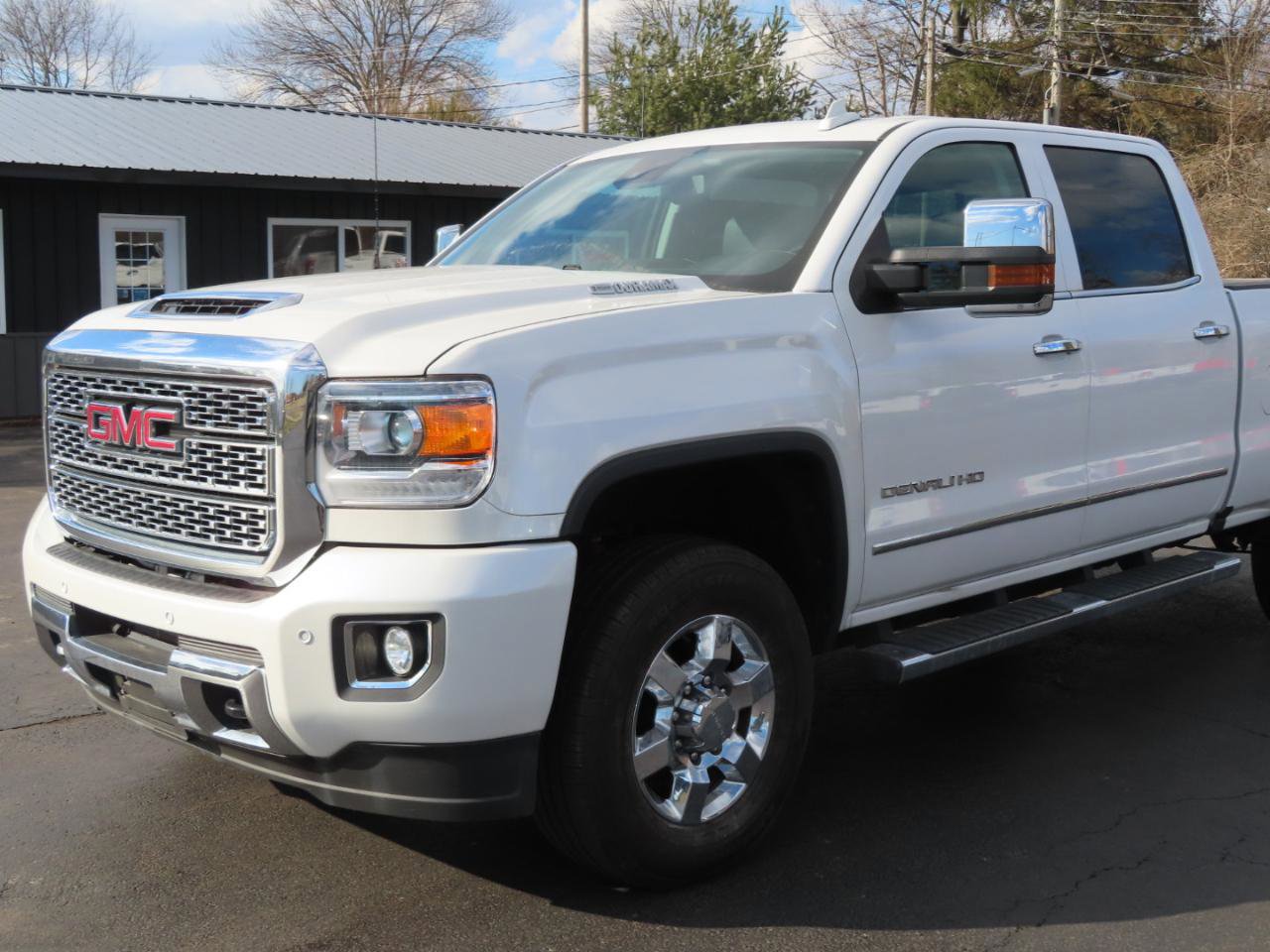 Used 2019 GMC Sierra 3500 Denali w/ Duramax Plus Package image 10