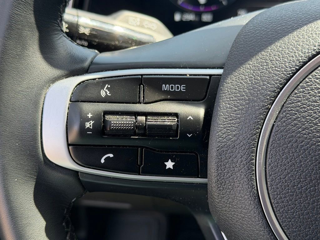 Used 2025 Kia Sportage SX FWD image 16