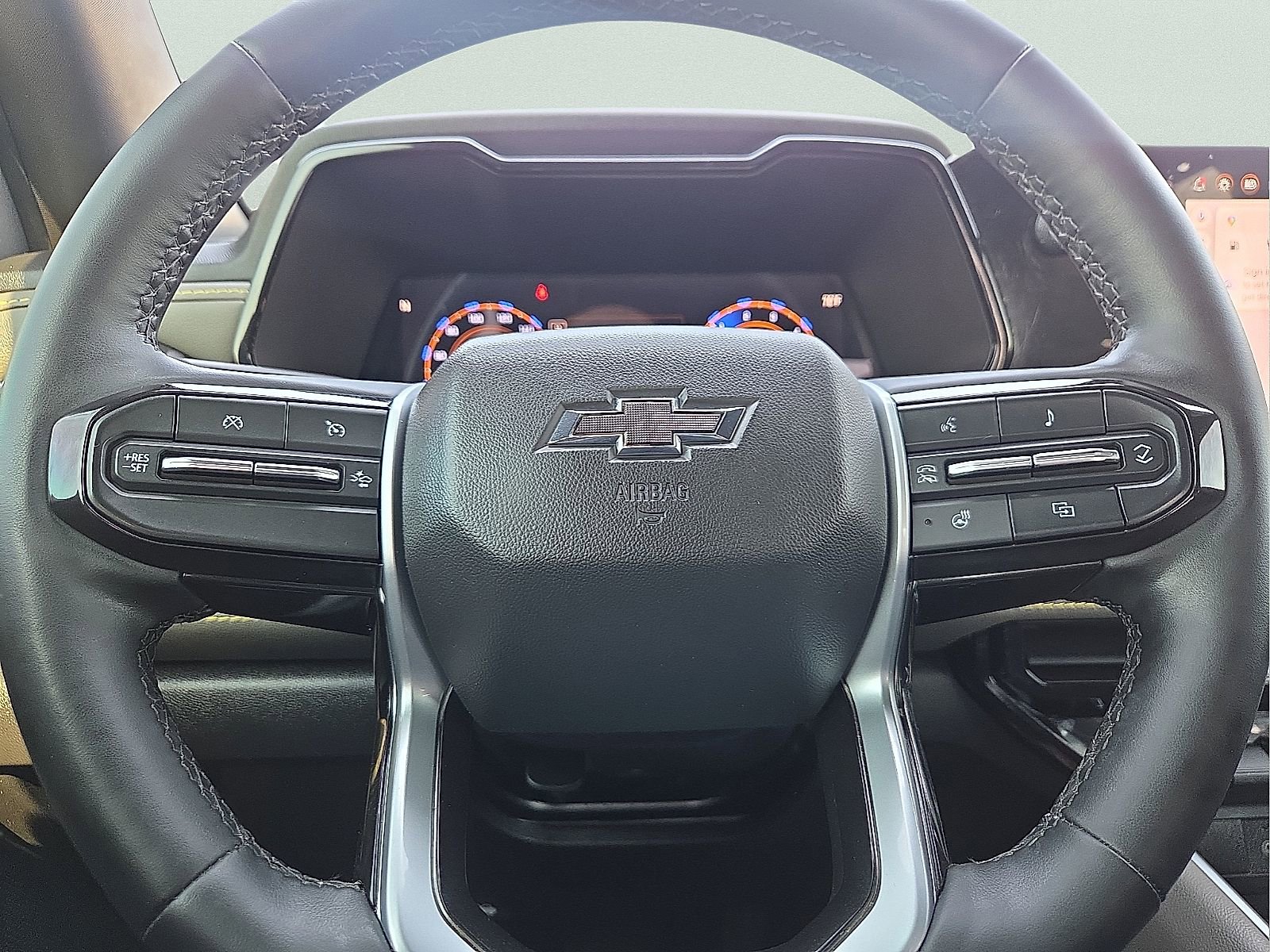 Used 2025 Chevrolet Colorado ZR2 w/ Technology Package AWD/4WD image 24