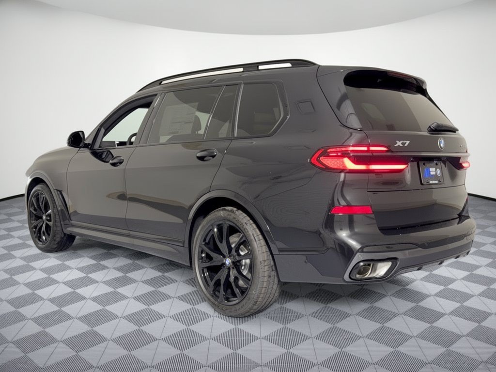 New 2027 BMW X7 xDrive40i w/ M Sport Package AWD/4WD image 3