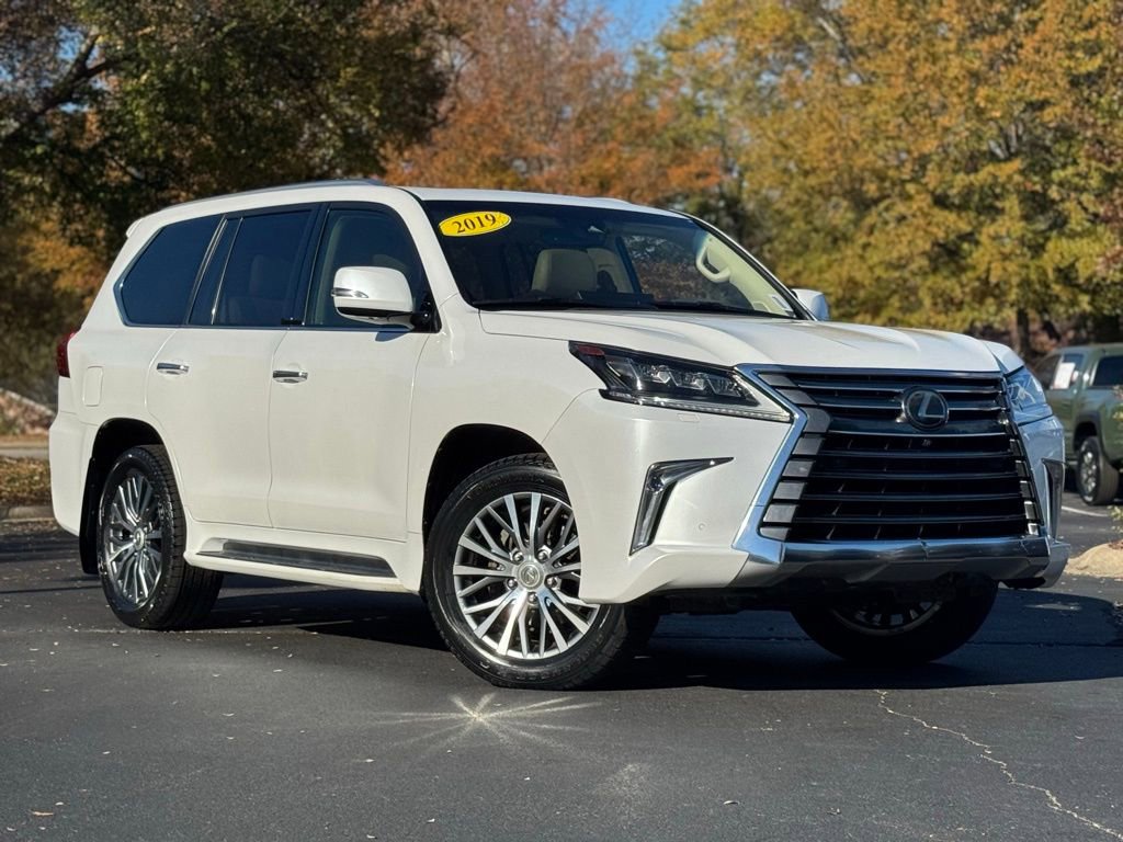 Used 2019 Lexus LX 570 4WD image 2