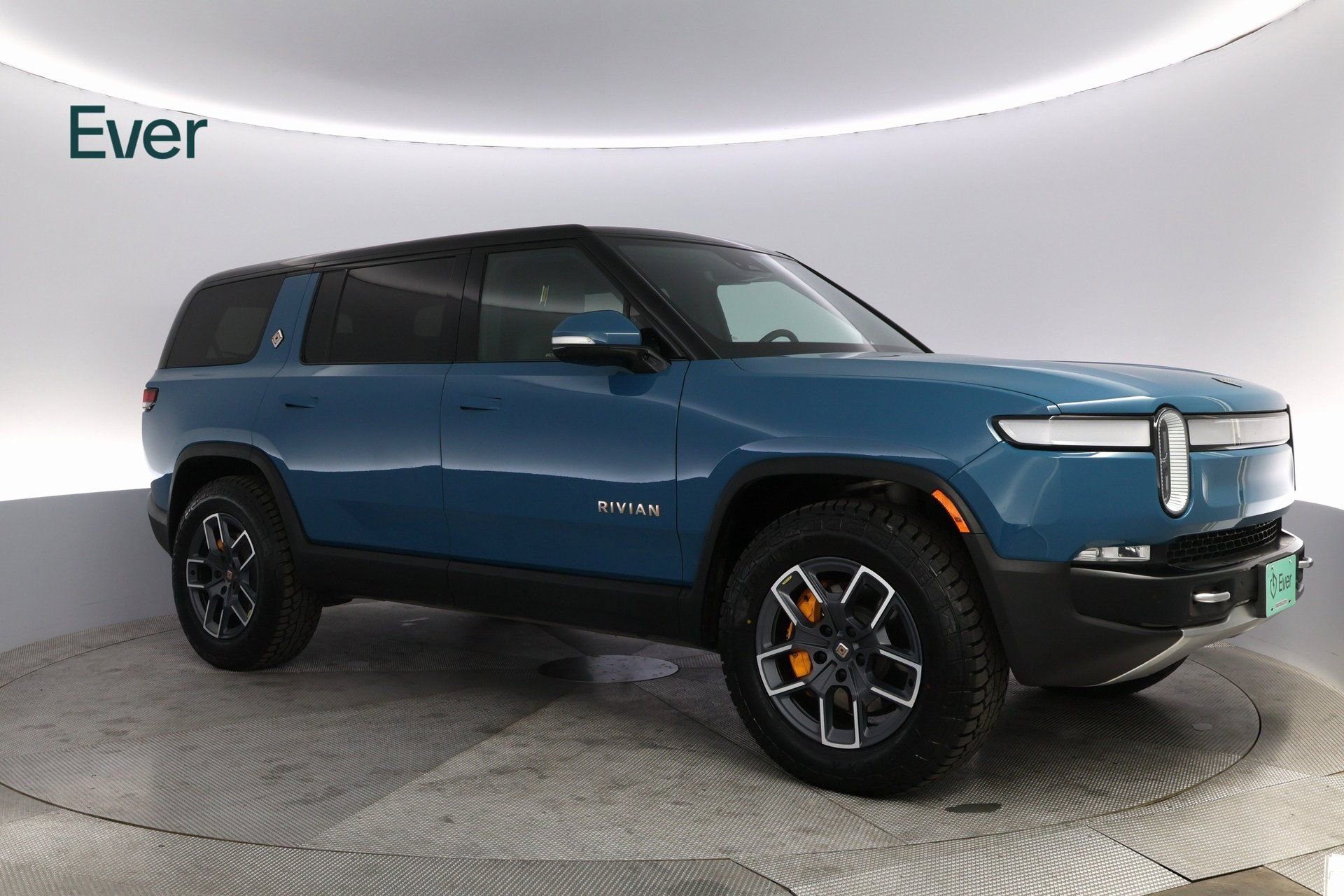 Used 2023 Rivian R1S Adventure image 5