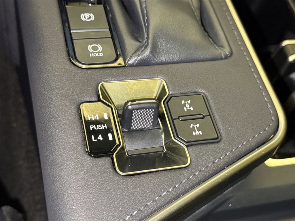 Used 2024 Lexus GX 550 image 29