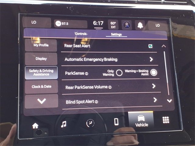 New 2025 Jeep Grand Cherokee L Laredo image 6