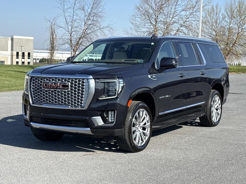 Used 2024 GMC Yukon XL Denali w/ Advanced Technology Package AWD/4WD image 27