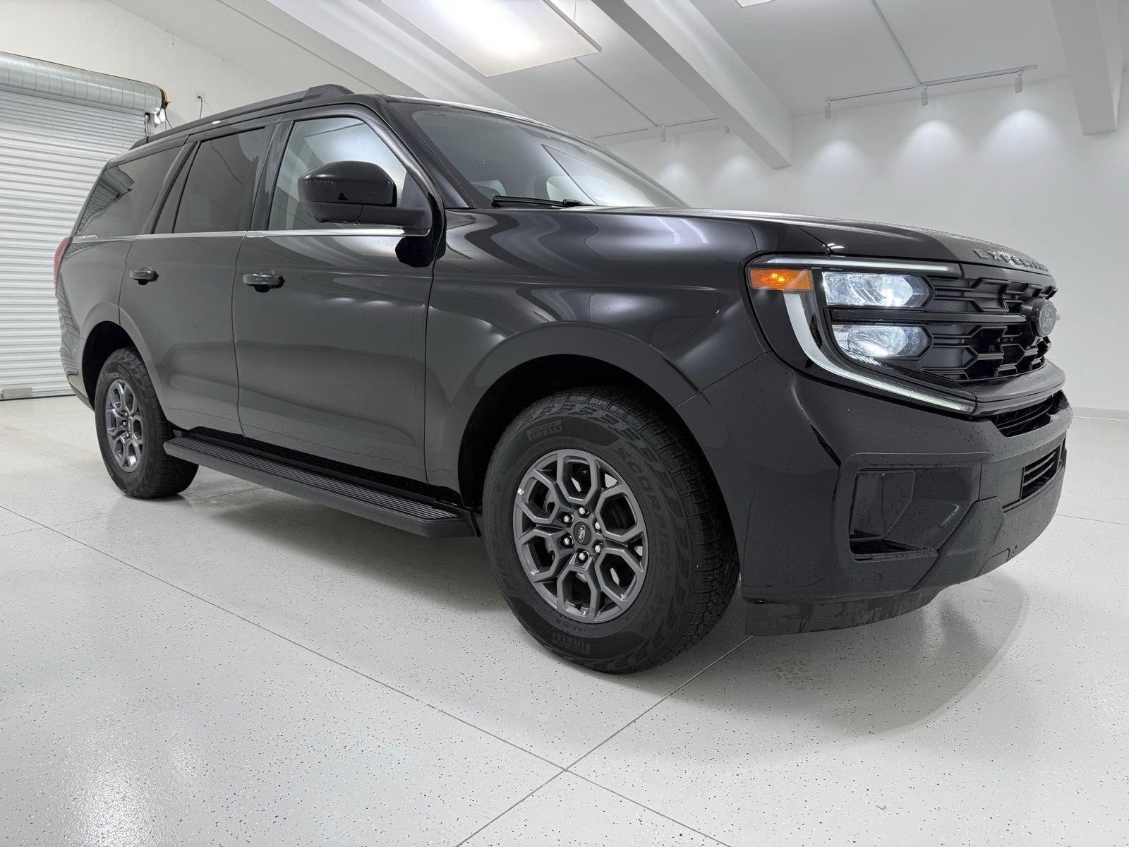 Used 2025 Ford Expedition Active image 1