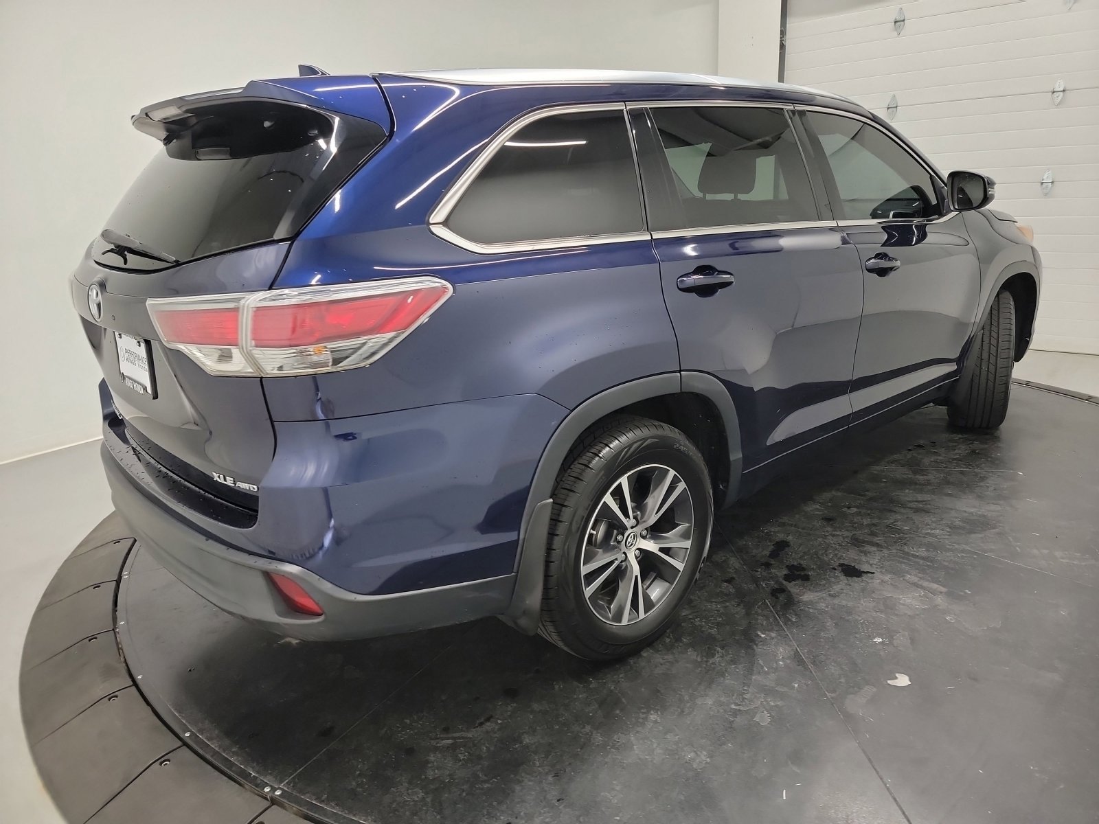Used 2016 Toyota Highlander XLE AWD/4WD image 9