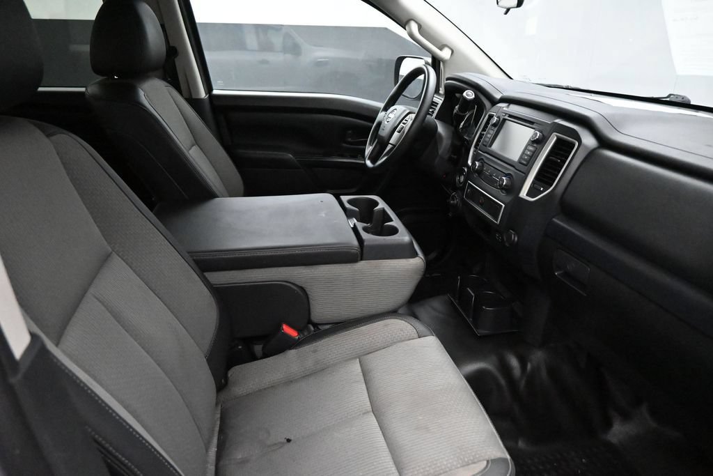 Used 2019 Nissan Titan S AWD/4WD image 10