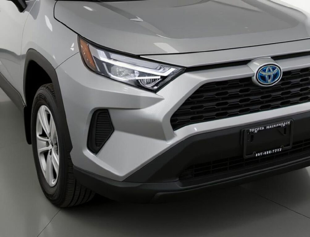 Used 2024 Toyota RAV4 XLE image 8