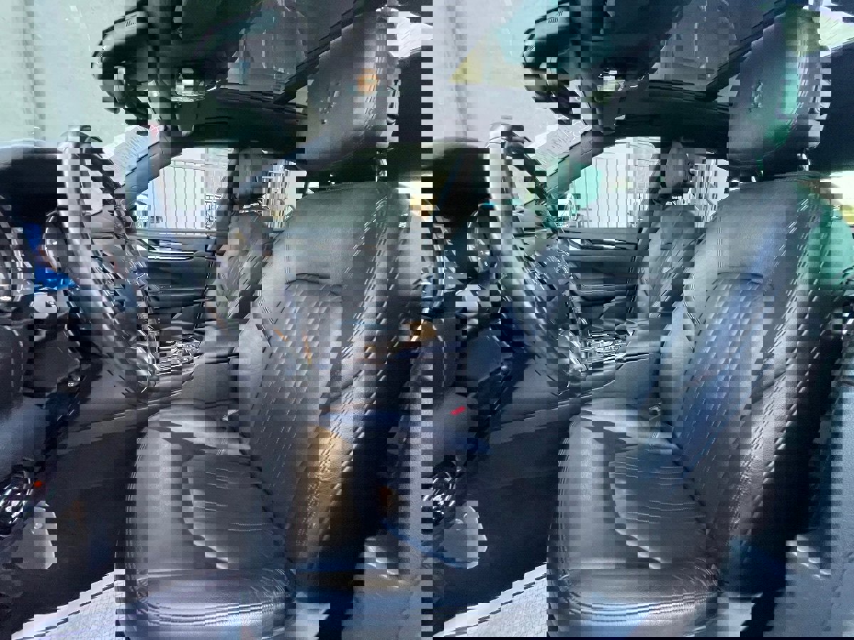 Used 2018 Maserati Levante image 9