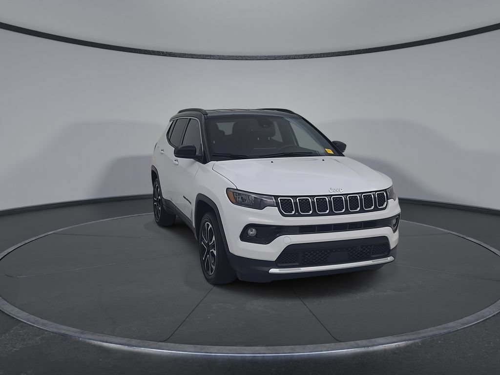 Used 2024 Jeep Compass Limited AWD/4WD image 4