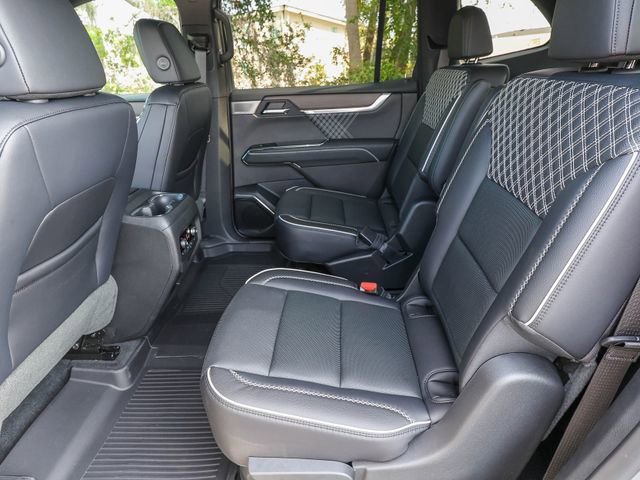 Used 2025 GMC Acadia Denali w/ Super Cruise Package FWD image 28