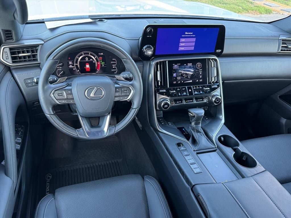 Used 2023 Lexus LX 600 4WD w/ Accessory Package (Z1) image 11