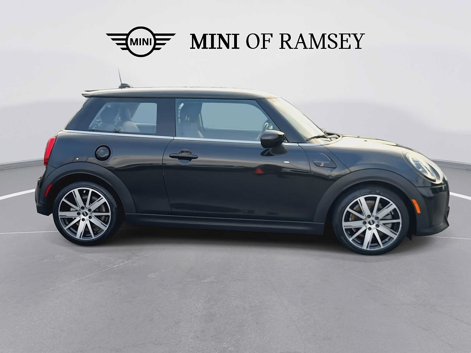 Used 2024 MINI Cooper S FWD image 9