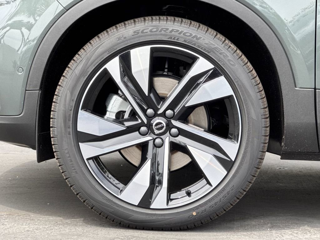 New 2026 Volvo XC40 B5 Ultra w/ Climate Package image 25