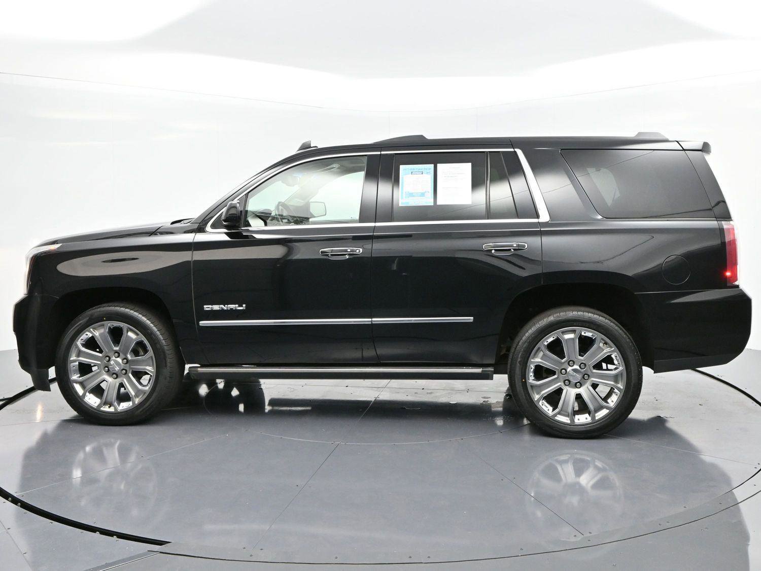 Used 2017 GMC Yukon Denali image 4