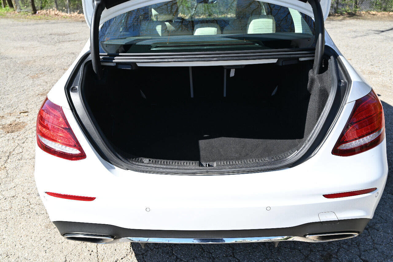 Used 2017 Mercedes-Benz E 300 image 10