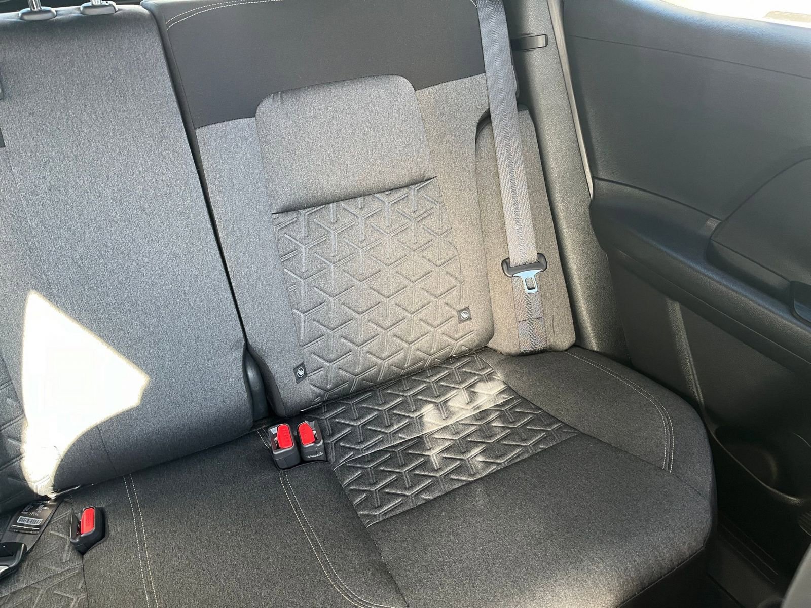 Used 2025 Nissan Kicks SV image 33