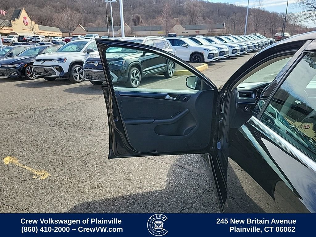 Used 2016 Volkswagen Jetta SEL w/ Lighting Package image 37